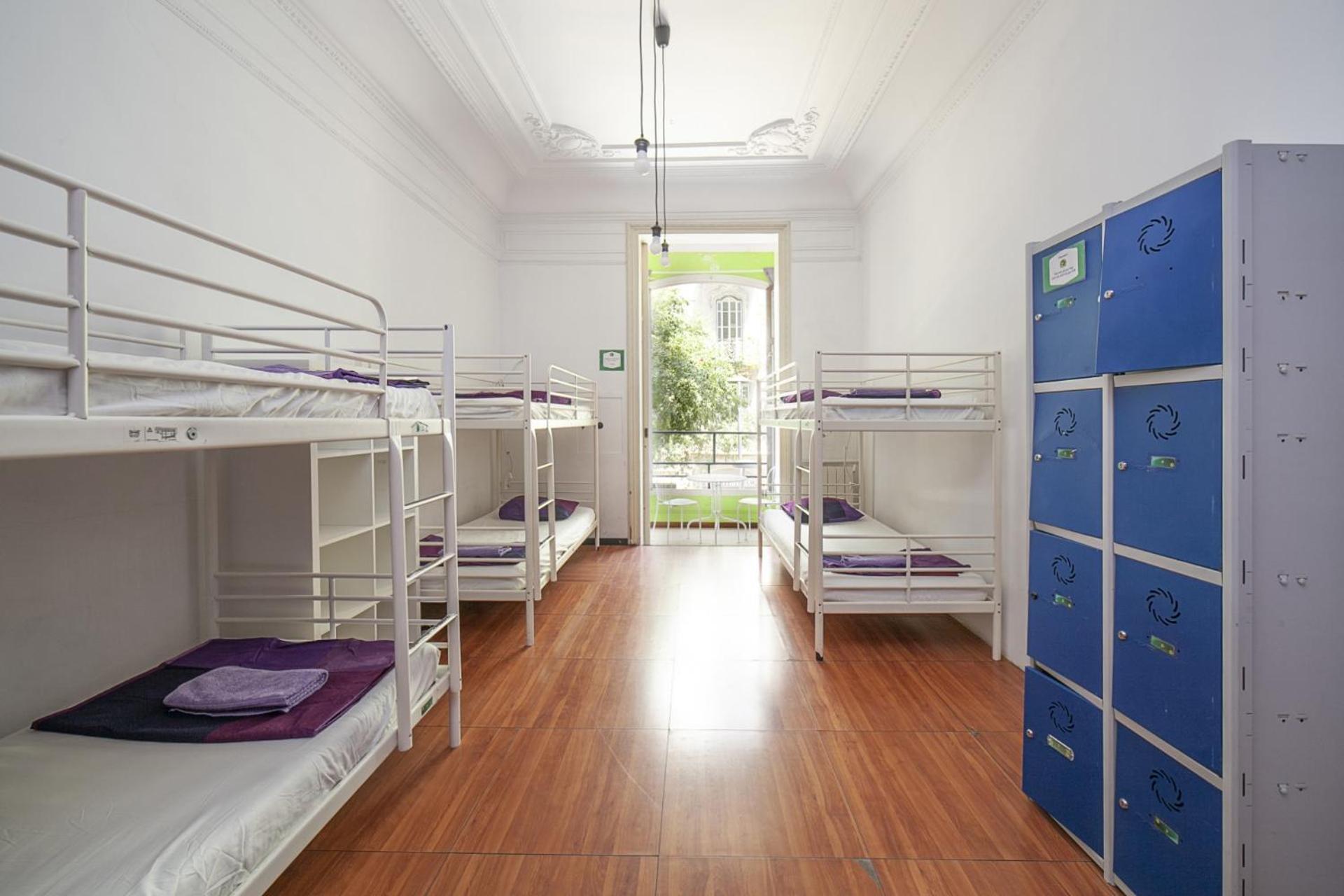 Fabrizzios Terrace Hostel บาร์เซโลนา ภายนอก รูปภาพ